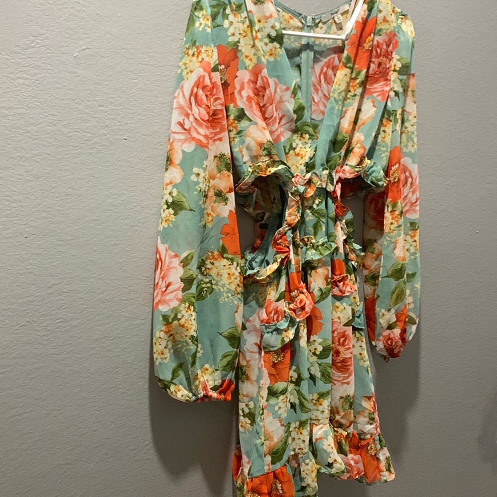 Ruffled floral side cut out mini dress